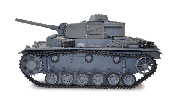 Panzer III 1:16 Professional Line III BB/PVollmetall, True Sound, lackiert